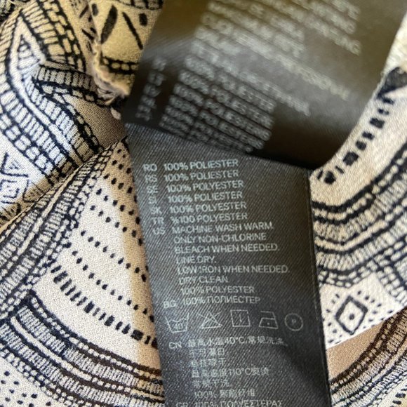 H&M Semi sheer black & white Aztec print popover V Neck top by H&M - Picture 6 of 9